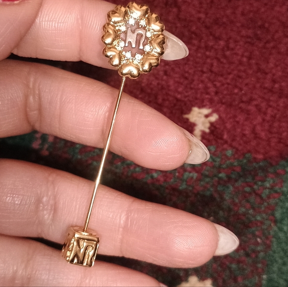 Nina Ricci 2 Tone Pin - Picture 3 of 5